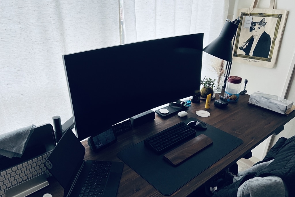 desk setup